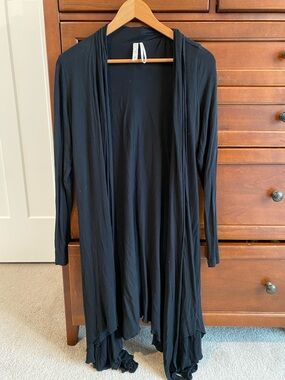 Kische Black Open-Front Draped Cardigan